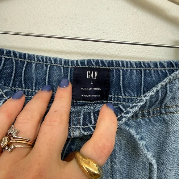 GAP Mid Rise UltraSoft Easy Horseshoe Jeans - Picture 9 of 11
